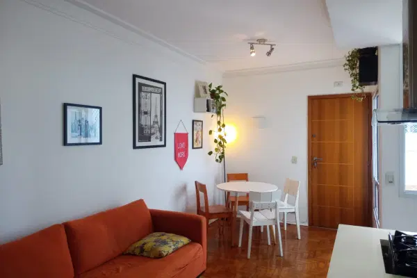 Apto 2 dorms  reformado com vaga