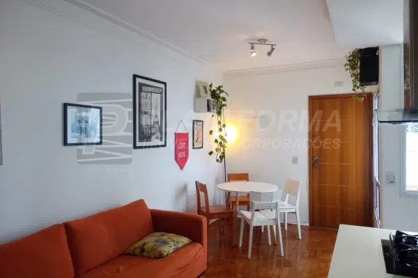 Apto 2 dorms reformado com vaga